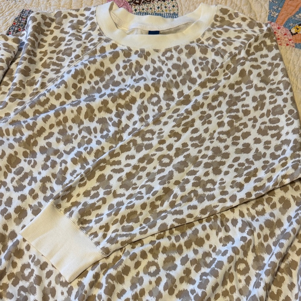 Old Navy Leopard Print Sweatshirt 3X - Picture 3 of 5